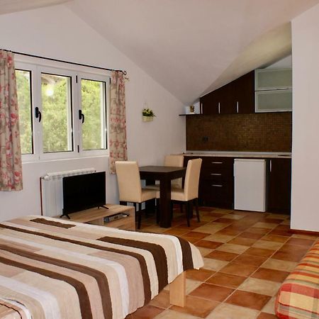 Studio Apartments Morinj エクステリア 写真