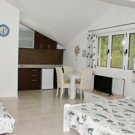 Studio Apartments Morinj エクステリア 写真