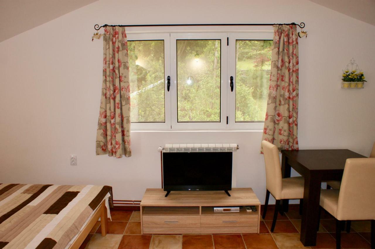 Studio Apartments Morinj エクステリア 写真