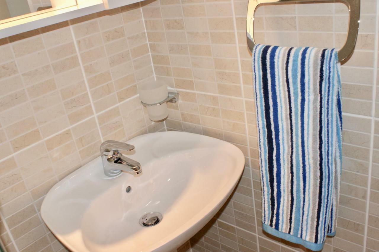 Studio Apartments Morinj エクステリア 写真