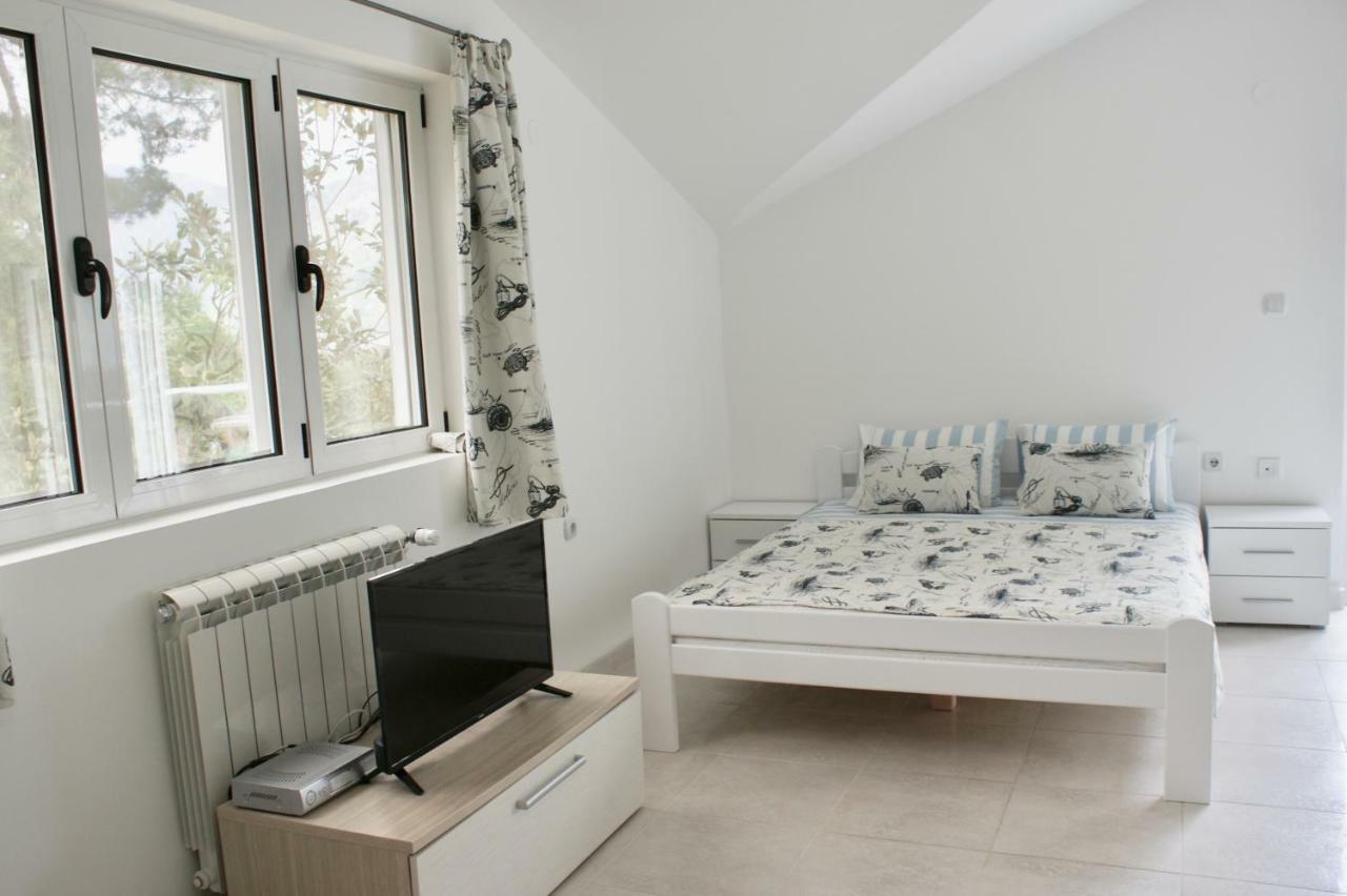 Studio Apartments Morinj エクステリア 写真