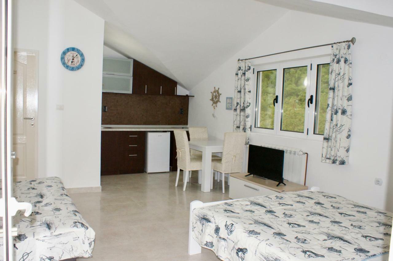 Studio Apartments Morinj エクステリア 写真